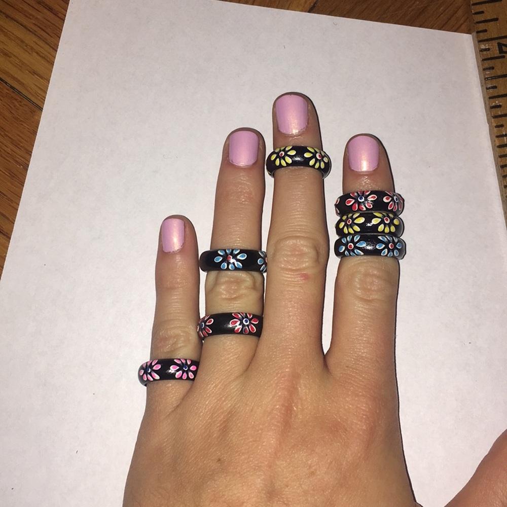 Pack of 25 Coconut Shell Hand Painted Flower Rings